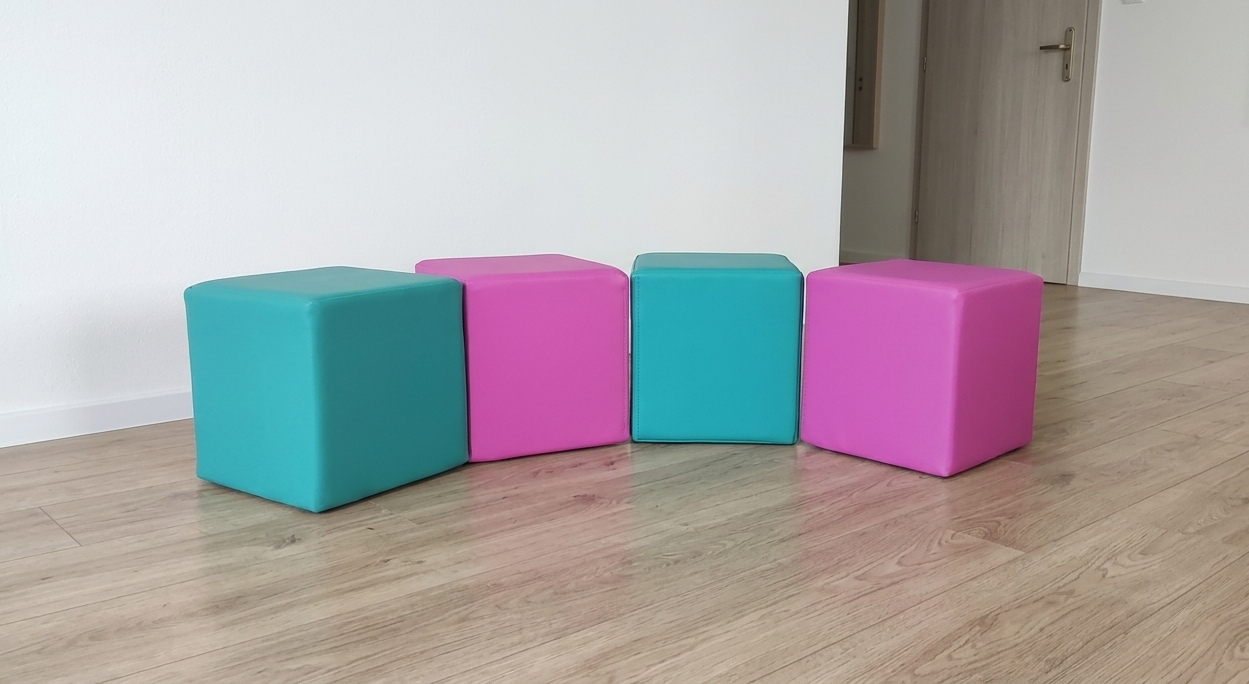 Molitanová sestava sedací kostky Moliplay Neons 4B ks koženka
